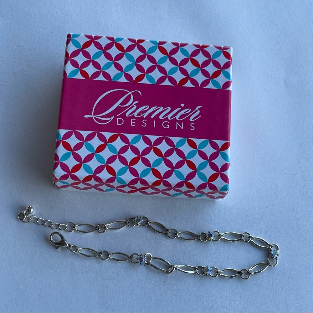 New Premier Designs silver rhinestone chain‎ link bracelet